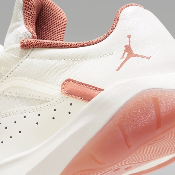 NIB Women’s Air Jordan 11 CMFT Low - Picture 3 of 11